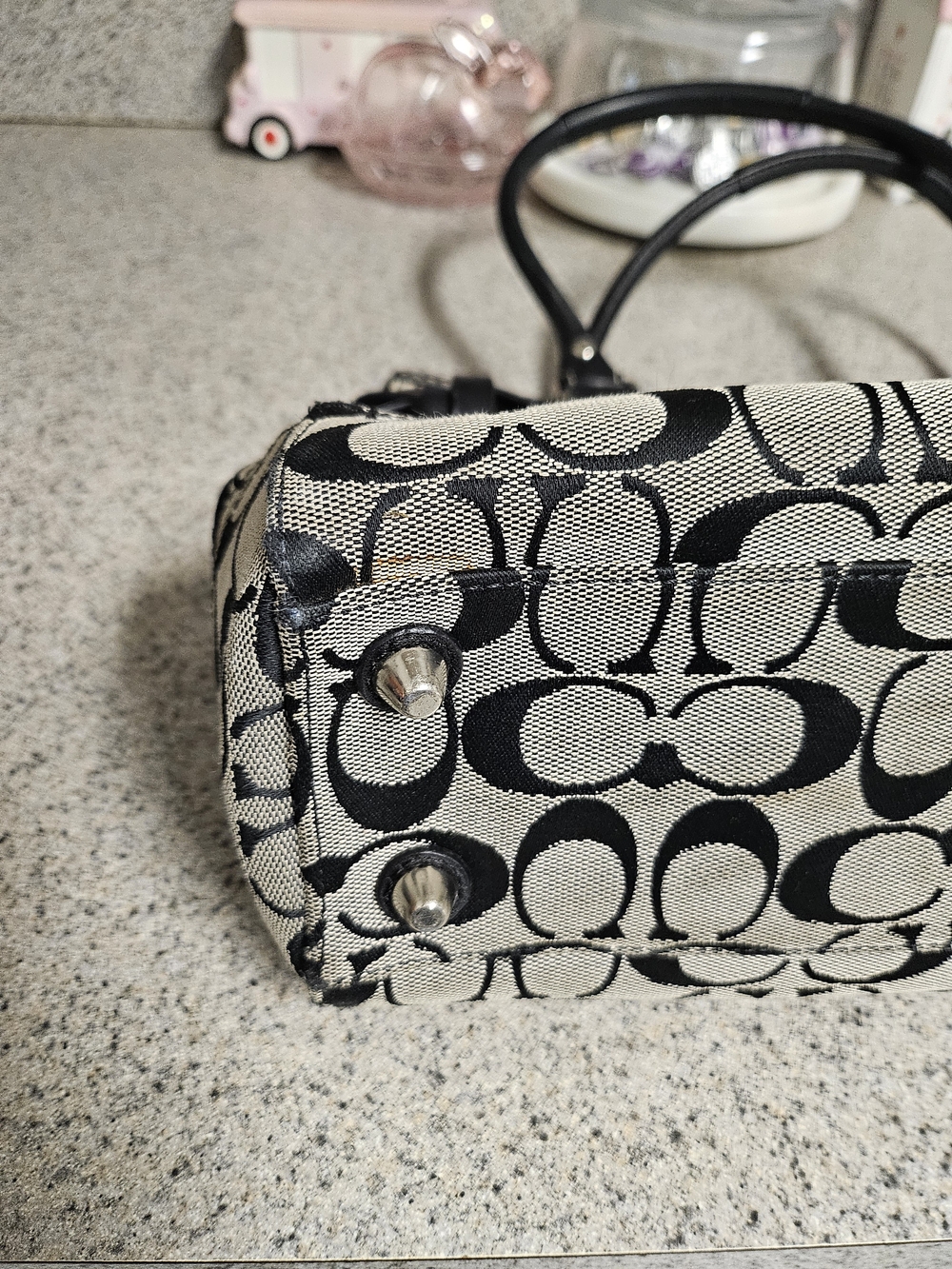 Coach Hampton Signature Handbag Model F13065 - Picture 7 of 14